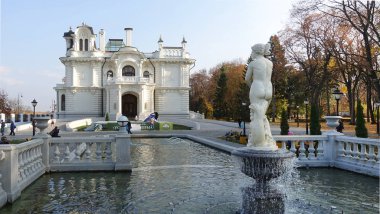 19. yüzyıl Aseev Estate sonbahar günü evi