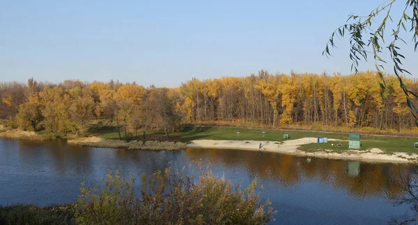 Tsna nehir, orman park Tambov, Rusya. Sonbahar — Stok fotoğraf