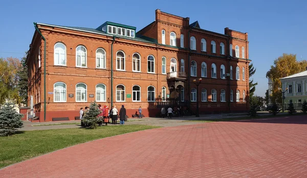 Вид на здание старой гимназии Pitirims в Тамбове — стоковое фото