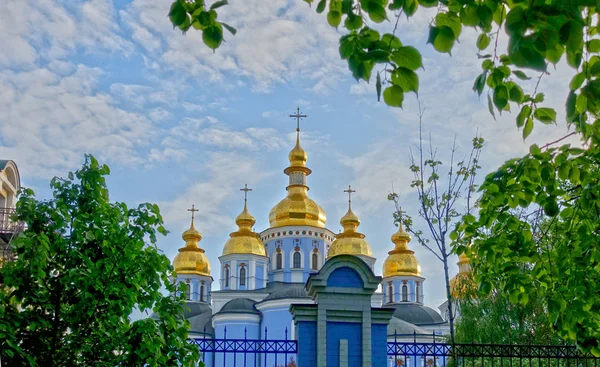 Cattedrale di San Michele a Kiev in primavera — Foto Stock