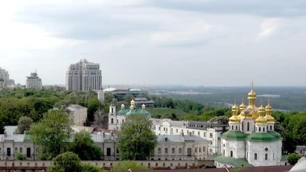 Вид на Київ з Києво-Печерської Лаври — стокове відео