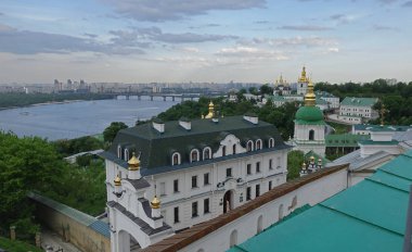 Kiev-Pechersk Lavra alt görünümü
