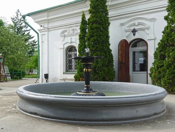 View of the Ancient Fountain in Kiev-Pechersk Lavra — Stock Photo, Image