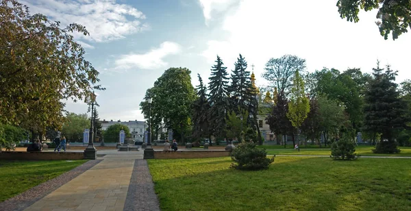 Park Vladimir Hill Kiev bir bahar gününde — Stok fotoğraf