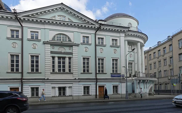 Une maison angulaire sur Vozdvizhenka. Razumovsky - Maison Sheremetev — Photo