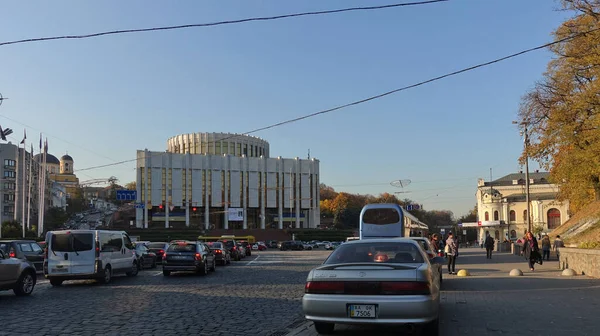 Kiev. Uitzicht op het Europese plein op een herfstdag — Stockfoto