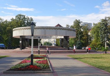 Tambov 'da Katedral Meydanı' nda Ebedi Alev Anıtı