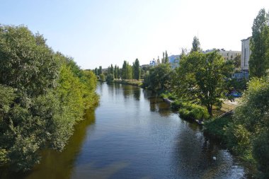 Tsna nehri Tambov 'da bir yaz gününde