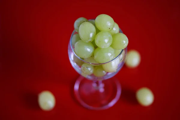 Fresh Green Grapes Lies Glass Fouger — Stock Photo, Image