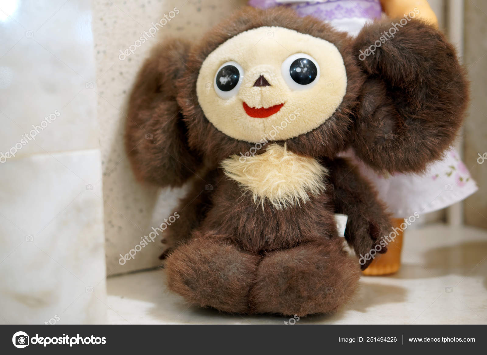 Vieux jouet - peluche Cheburashka. Vintage artefact russe — Photo  éditoriale © slexp880 #251494226