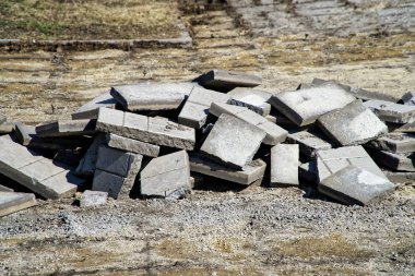 Eski kaldırım fayans, onarım sırasında şehir Sokağı kaldırıldı. Rekonstrüksiyonu.