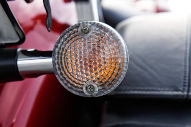 Arka ışık turuncu bir motosiklet stop lambası