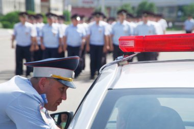 Rusya, Magnitogorsk, - 18 Temmuz 2019. Elbiseli polis memurları