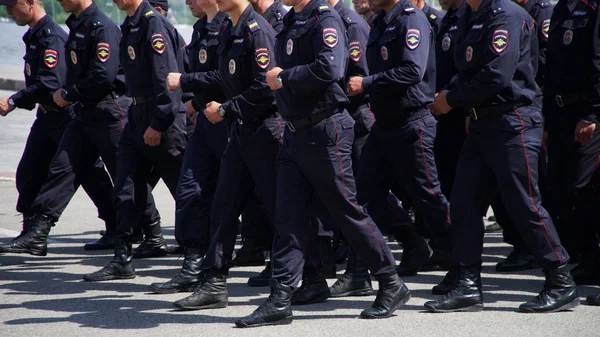 Rusia, Magnitogorsk, - 18 de julio de 2019. Un destacamento de policía o —  Fotos de Stock