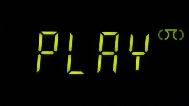 Sinal de piscamento, jogar em display digital, close-up. Conceito — Vídeo de Stock