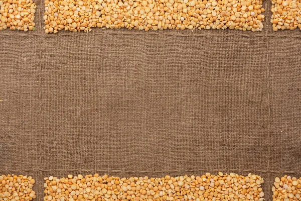 Dry Peas Grains Burlap Place Text Top View Copy Space — Stock Photo, Image