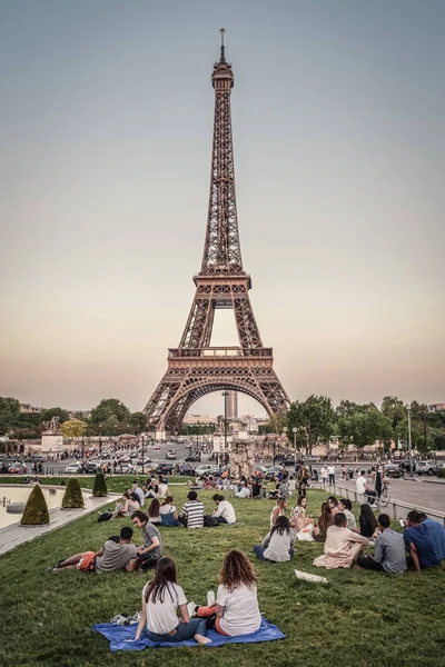 Paris France May 2018 Tourists Relaxing Palais Chaillot — Stock Photo, Image