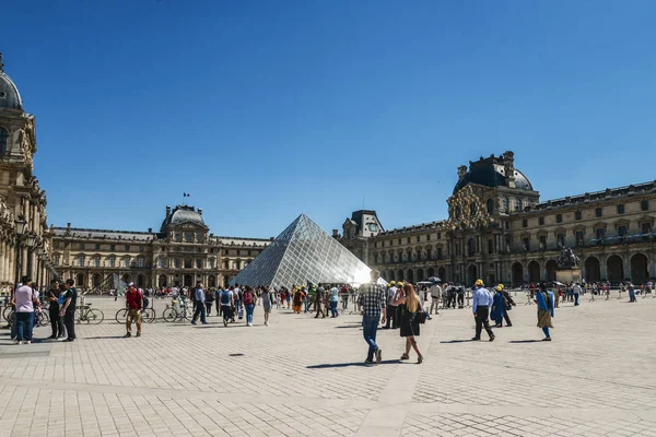 2018年5月7日 卢浮宫博物馆是世界上最大的博物馆之一 也是法国最受欢迎的旅游胜地 — 图库照片