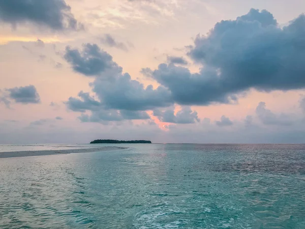 Fehendhoo Island Maldivler Yakınındaki Okyanusa Beautyful Günbatımı — Stok fotoğraf
