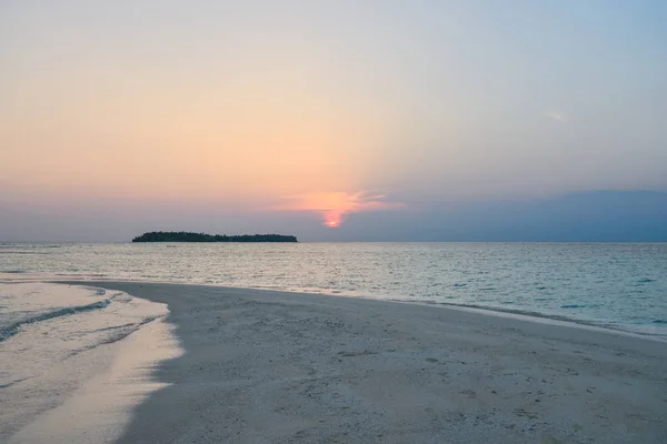 Fehendhoo Adası Maldiv Okyanusa Beautyful Günbatımı — Stok fotoğraf