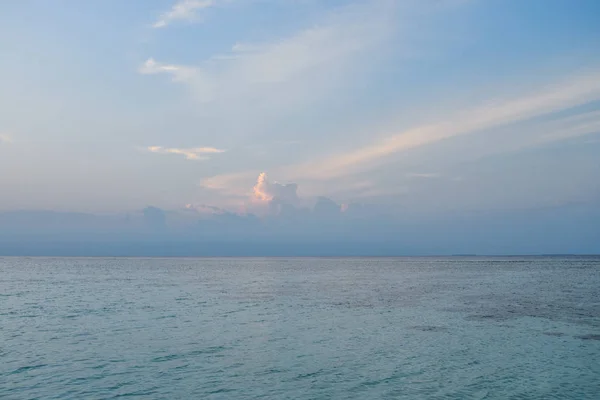 Hermoso Amanecer Océano Isla Fehendhoo Maldivas — Foto de Stock