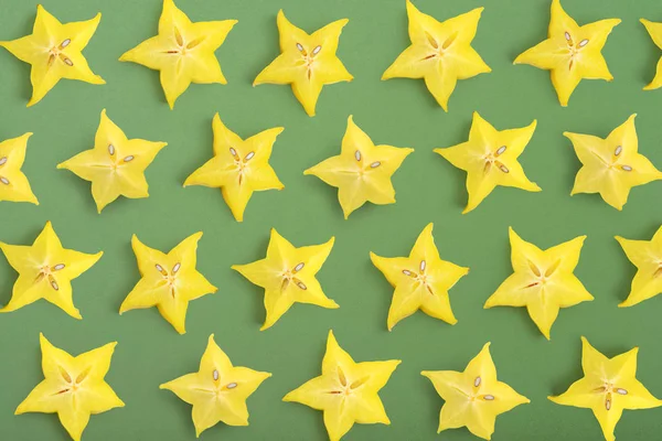 Colorful Fruit Pattern Fresh Carambola Green Background Top View — Stock Photo, Image