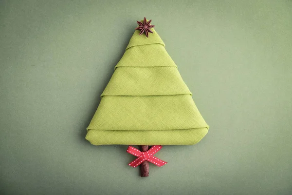 Guardanapo Forma Uma Árvore Natal Com Estrela Anis Pau Canela — Fotografia de Stock
