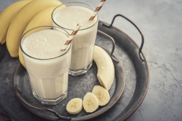 アーモンドミルクのバナナスムージー — ストック写真