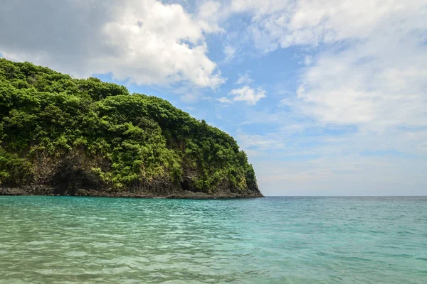 Uitzicht vanaf Tropisch strand in Bali nabij Chandidasa — Stockfoto