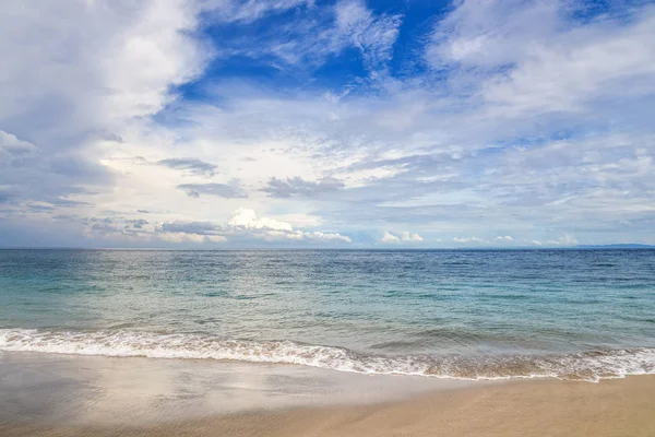 Tropisk strand på bali — Stockfoto