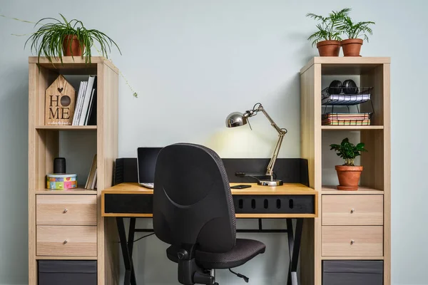 Light Cozy Teen Room White Bookcases Working Desk Laptop — Stock Photo, Image