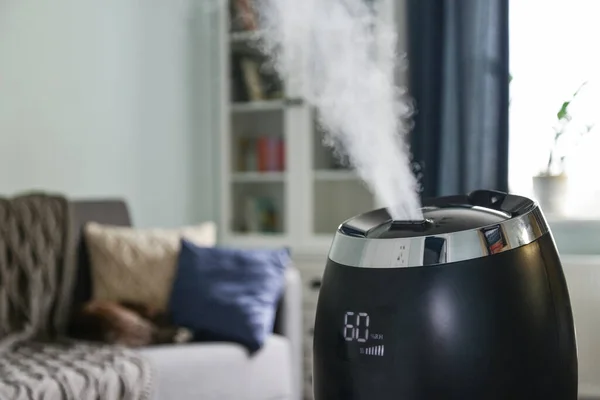 Humidificador Niebla Fresco Ultrasónico Para Hogar Una Pequeña Mesa Primer — Foto de Stock