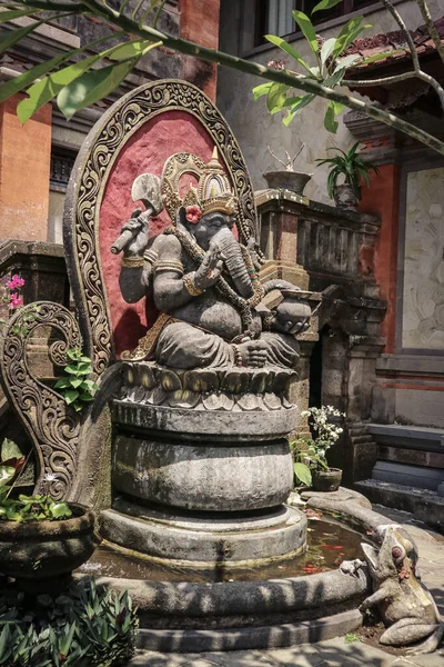 Tradiční Balijská Kamenná Socha Ganeše Pro Outdoore Dekoraci Domů Chrámů — Stock fotografie