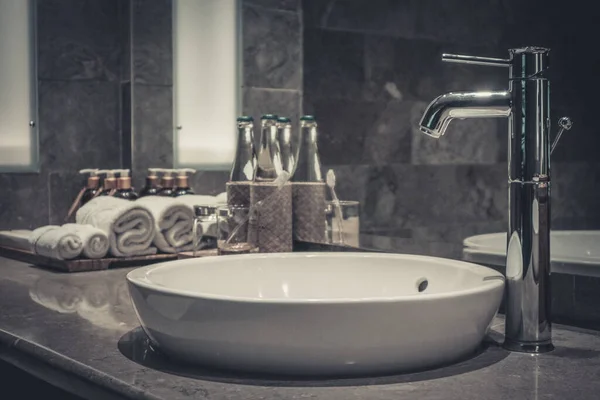 Contemporary Mixer Tap Bathroom Liquid Soap Dispenser Mirror Wall Towels — Stock Photo, Image