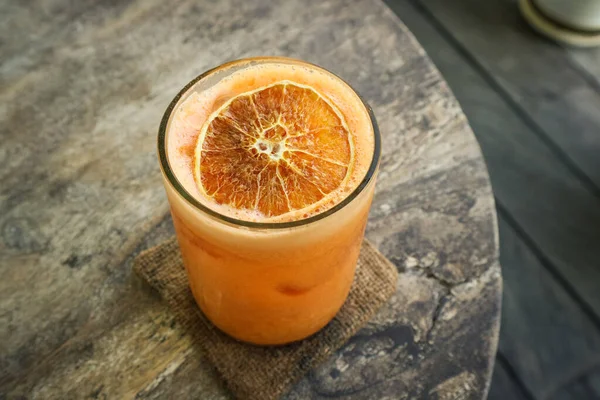 Cocktail All Arancia Con Succo Arancia Carota Papaia Vetro Con — Foto Stock