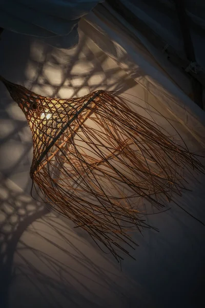 Bambusová Lampa Moderním Boho Tropickém Bohémském Stylu Stíny Stěně — Stock fotografie