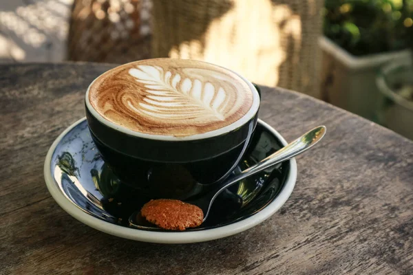 Una Tazza Caffè Con Caffellatte Sul Tavolo Legno Vista Dall — Foto Stock