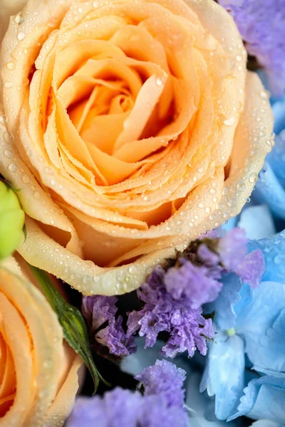 Närbild Vacker Mjuk Färg Blombukett Med Blå Hortensia Persika Rosor — Stockfoto