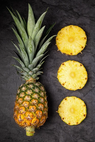 Fresh Ripe Pineapple Cut Cross Sections Dark Background Vertical Composition — Stock Photo, Image