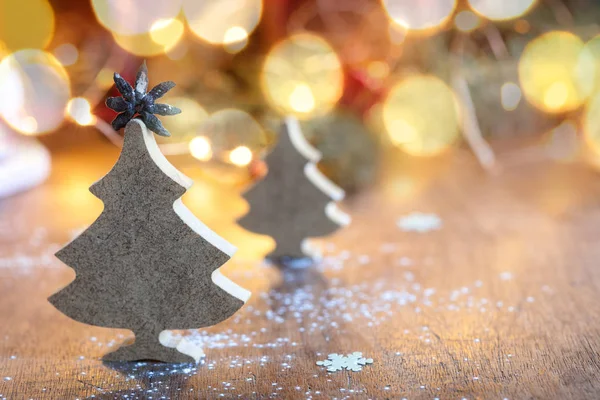 Twee Kleine Houten Kerstbomen Met Feestelijke Licht Achtergrond Horizontale Samenstelling — Stockfoto