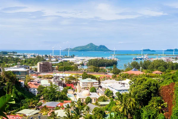 Uitzicht op kleurrijke Seychellen hoofdstad Victoria, Mahé — Stockfoto