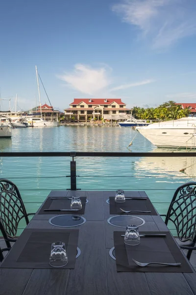 Luxury yachts and Boats  in sunny summer day at marina of Eden Island, Mahe, Seychelles — Stock Photo, Image
