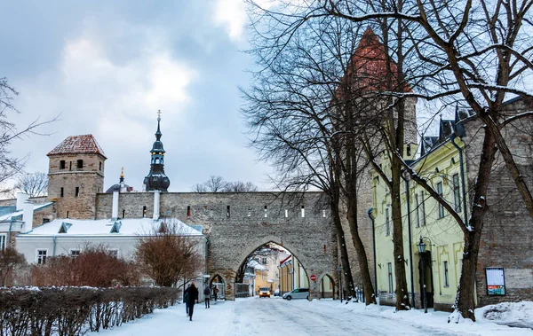 Burgmauern in der Altstadt von Tallinn — Stockfoto