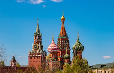 Moskova'nın manzaraları. Kremlin ve Aziz Basil Katedrali