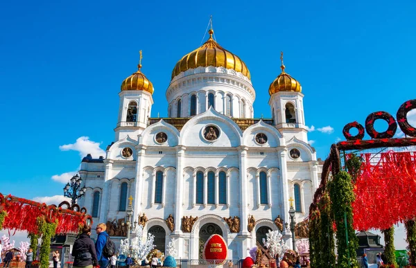 Kathedraal van Christus de Heiland. Pasen in Moskou — Stockfoto