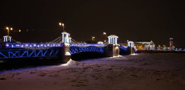 gece Palace bridge. Saint-petersburg, Rusya Federasyonu