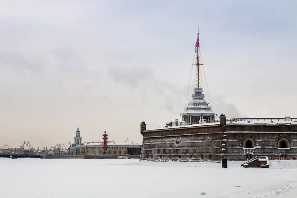 Winterpanorama von saint-petersburg — Stockfoto