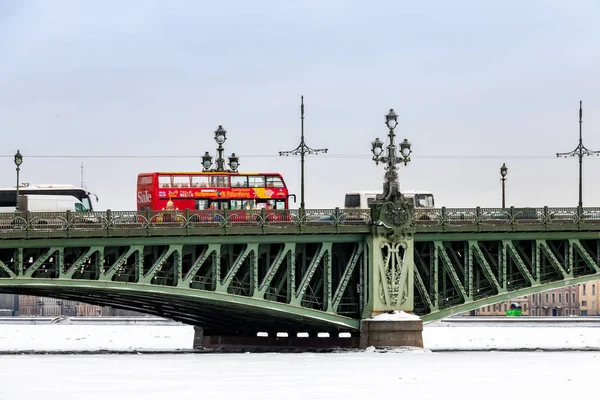 Троїцький міст у Санкт-Петербурзі, Росія — стокове фото