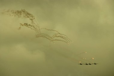 Bulutlu gökyüzü savaşçıları bir grup