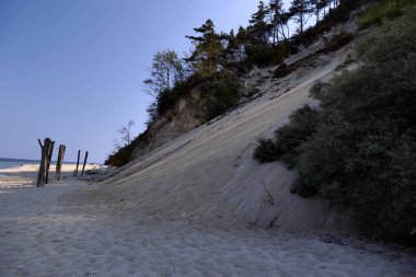 Wolin Milli Parkı'nda deniz tarafından tahrip pitoresk kayalıklar